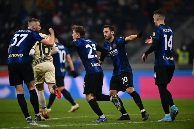 意媒：库普梅纳斯转型中卫表现亮眼，尤文中场补强成当务之急