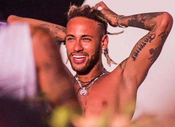 官方：库拉索主帅艾德沃卡特因家事暂离球队，由助教率队迎战牙买加