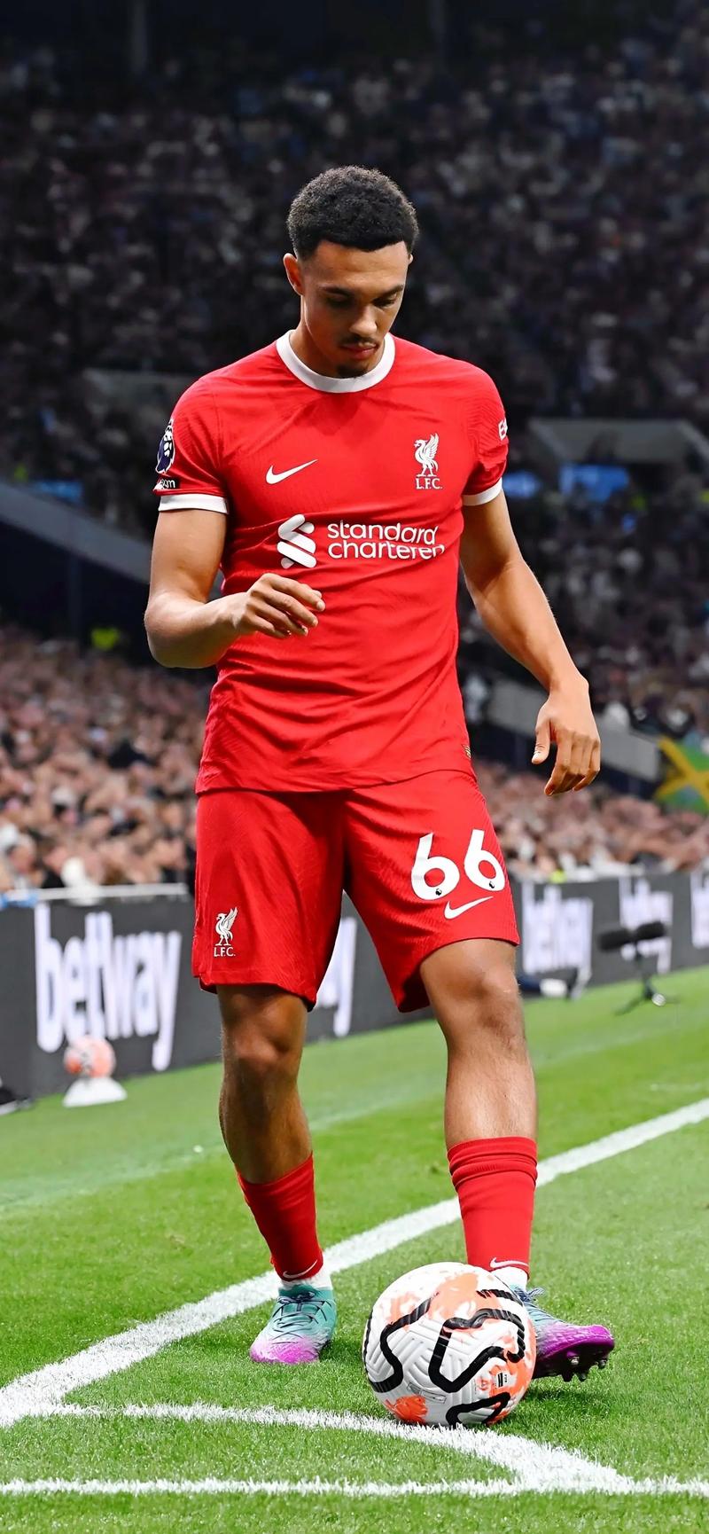 查理-亚当：麦克托米奈的精彩倒钩足以比肩齐达内的天外飞仙